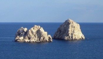 Скелі-близнята - легенда Криму